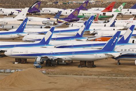 Boeing 777 Movements / Write.